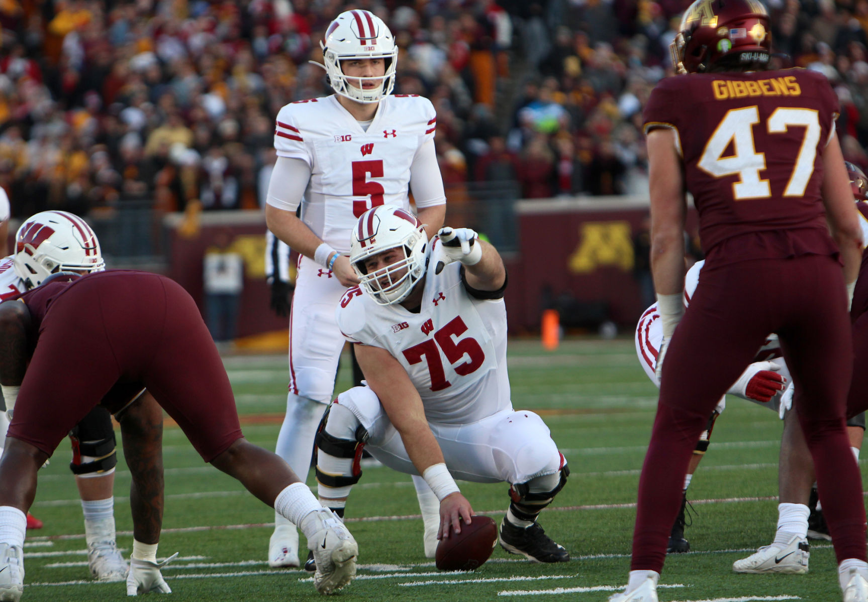 Wisconsin football at Minnesota 11-27-21